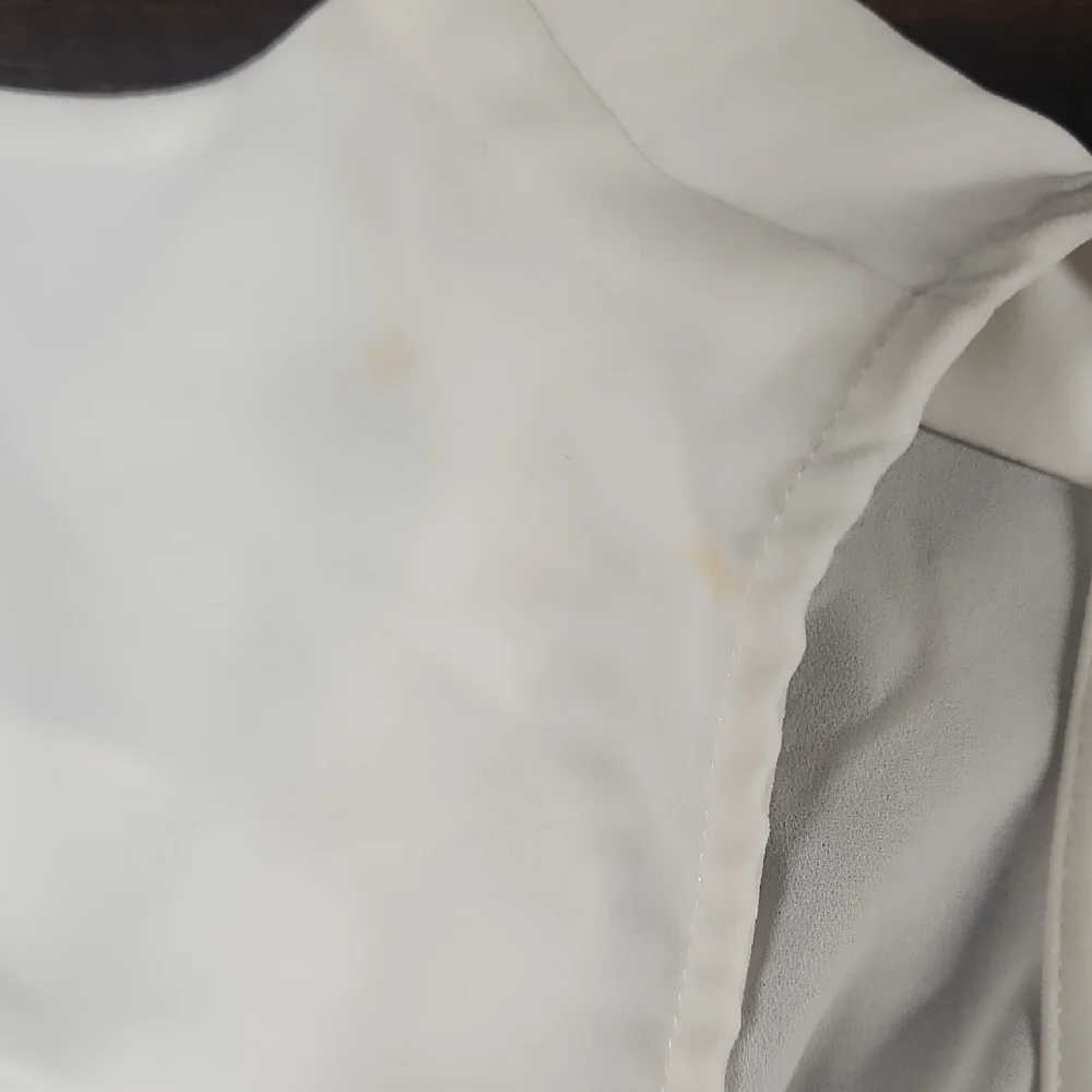 Cache White Ruffled Sleeveless Blouse - Picture 2 of 4